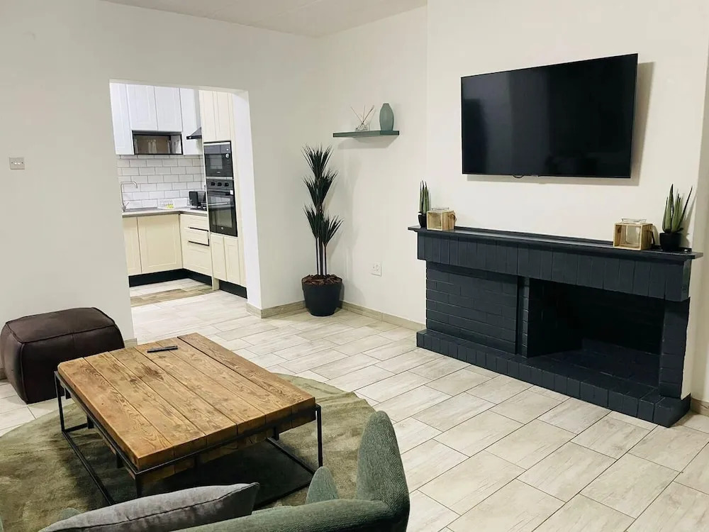 Canvas Lofts 1 Famona Modern 2-bed - 2310