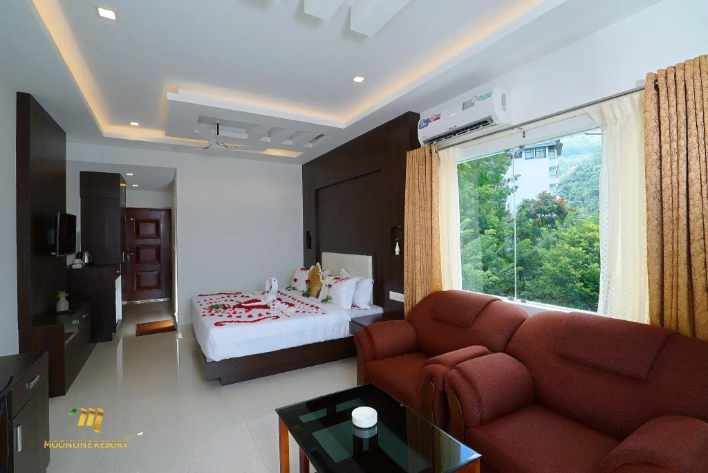 Moonline Resort