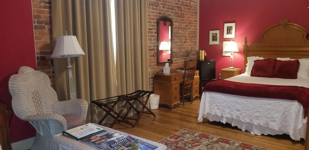 Downtown Guest Quarters Hotel