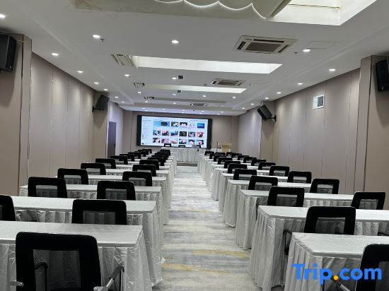 Homeinn Superior Hotel (Hefei Baohe Wanda Plaza Anhui Provincial People's Stadium)