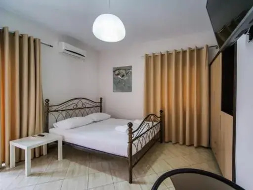 Vironas Rooms