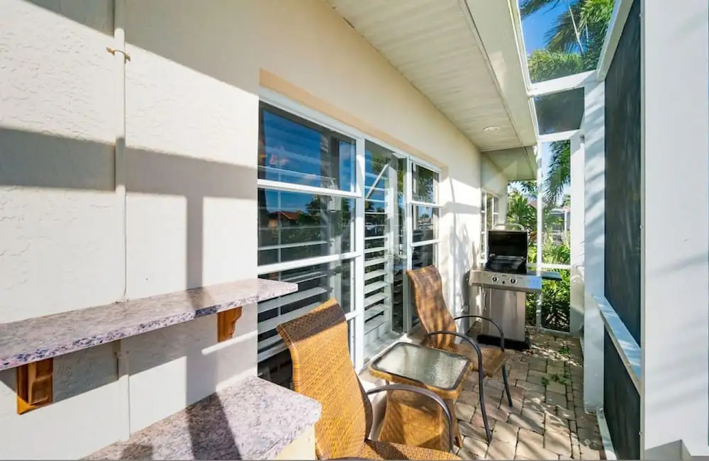 Villa Hibiscus-Waterfront-Free Heated Pool-Dock-Bikes-Other Amenities