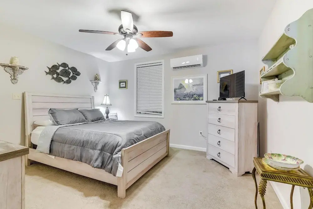 Galveston Vacation Rental: 2 Mi To Pleasure Pier!