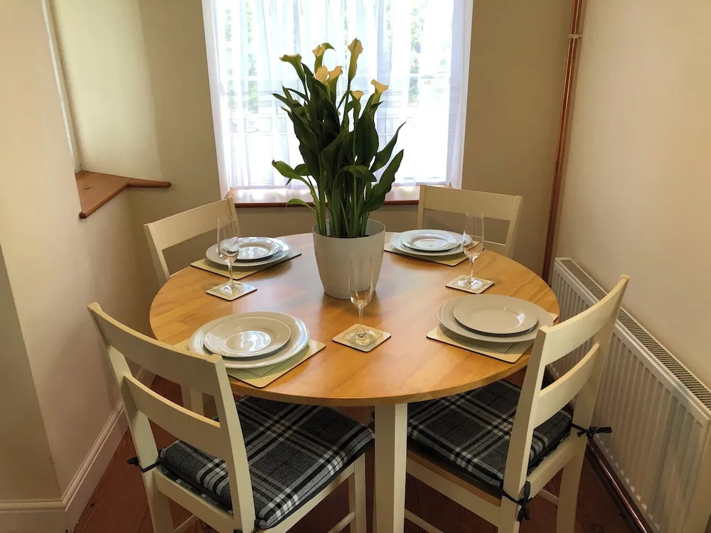 Idyllic Location, Stunning Views, Relax & Refresh in Peace & Comfort