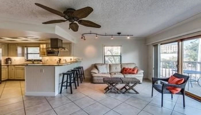 East Shore Condo 479-2