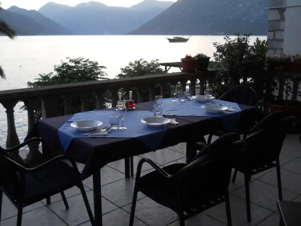 Apartment and Rooms Antun