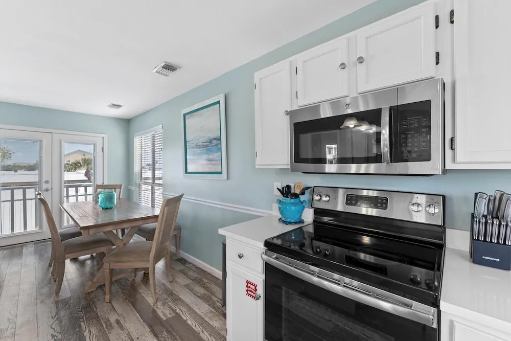 Let the Good Tides Roll 3BR 2BA 10