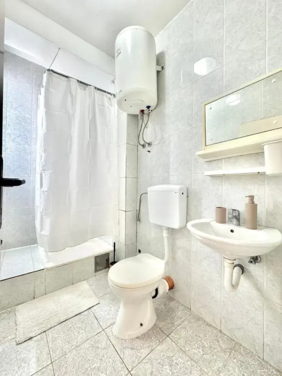 B&M Holiday Rooms