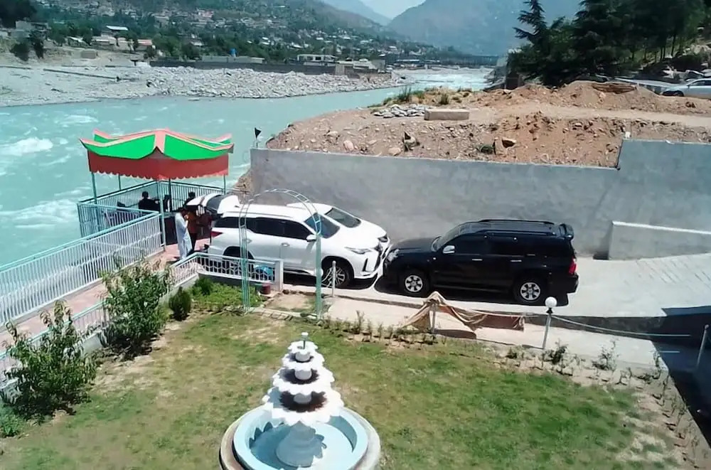 The Riverine Inn