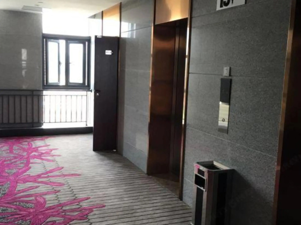 Zhoushan Pinzhu Art Hotel (Baolong Plaza)