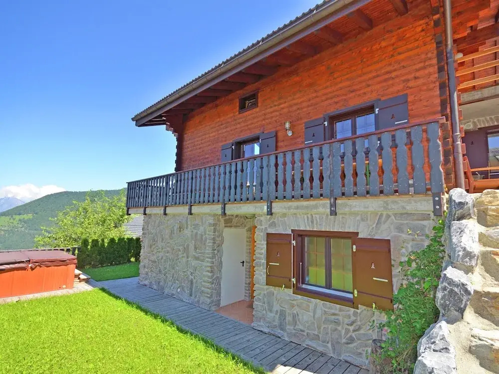 Luxurious Chalet in Riddes with Hot Tub