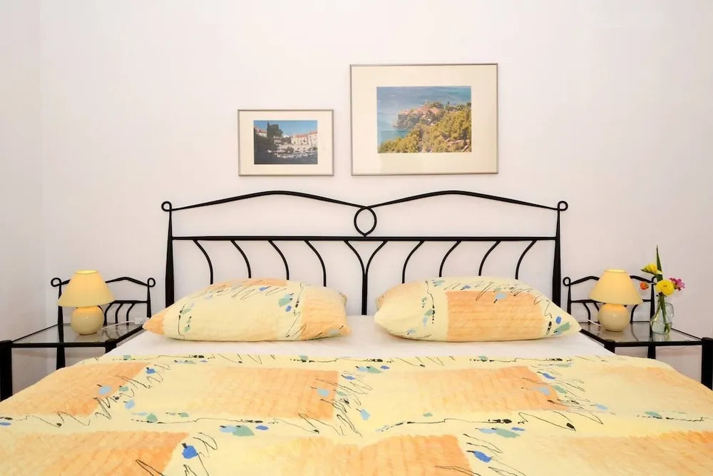 Stunning Apartment in Bol