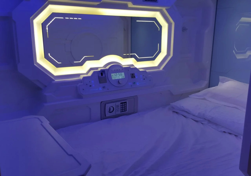 Bestow Capsule Hostel