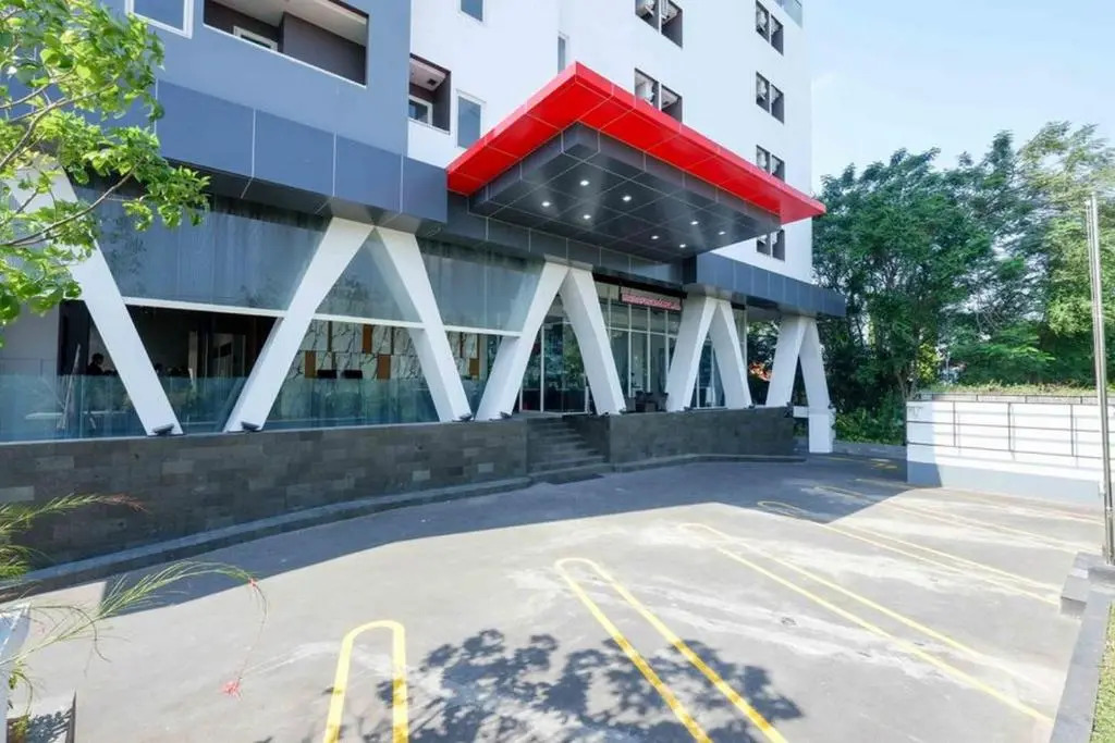 RedDoorz Apartment near Exit Toll Colomadu