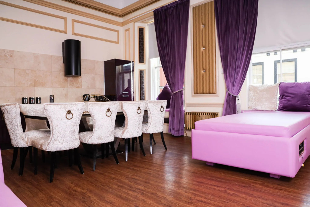 Signature Living Bold Street