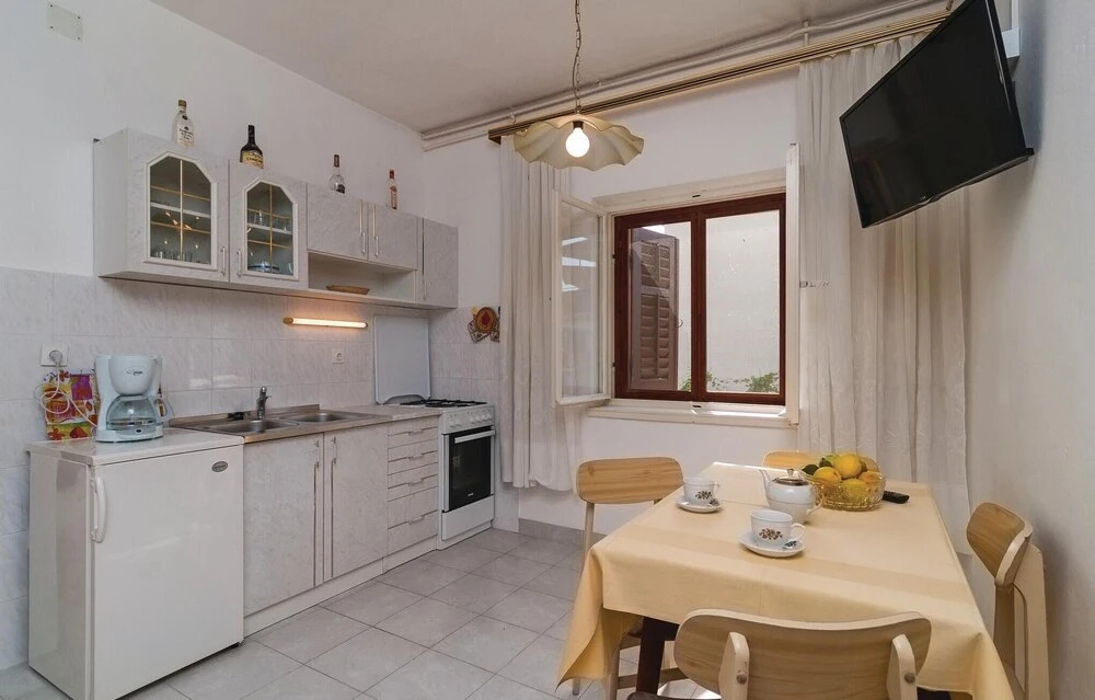 Amazing Apartment in Supetar With 1 Bedrooms and Wifi