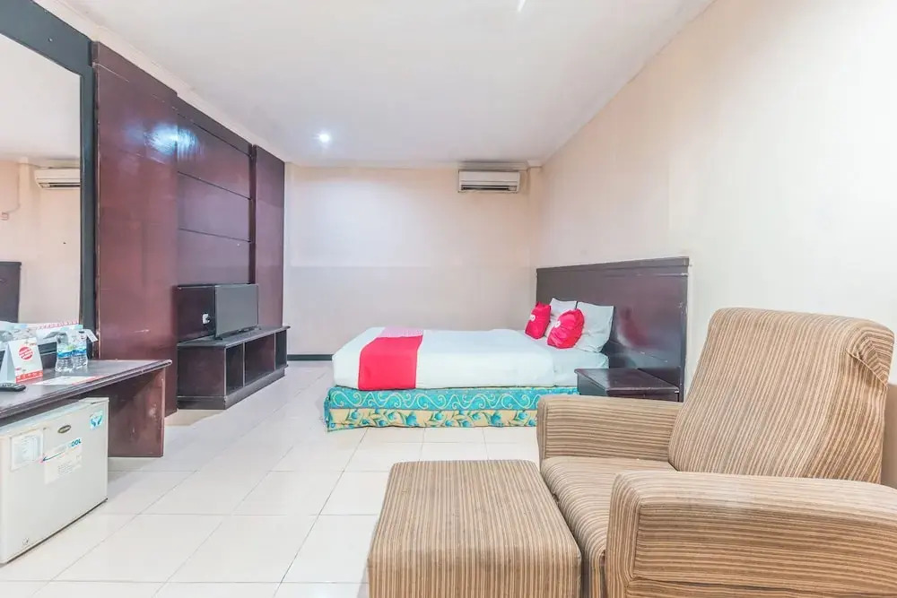 OYO 94759 Hotel Taman Cibinong