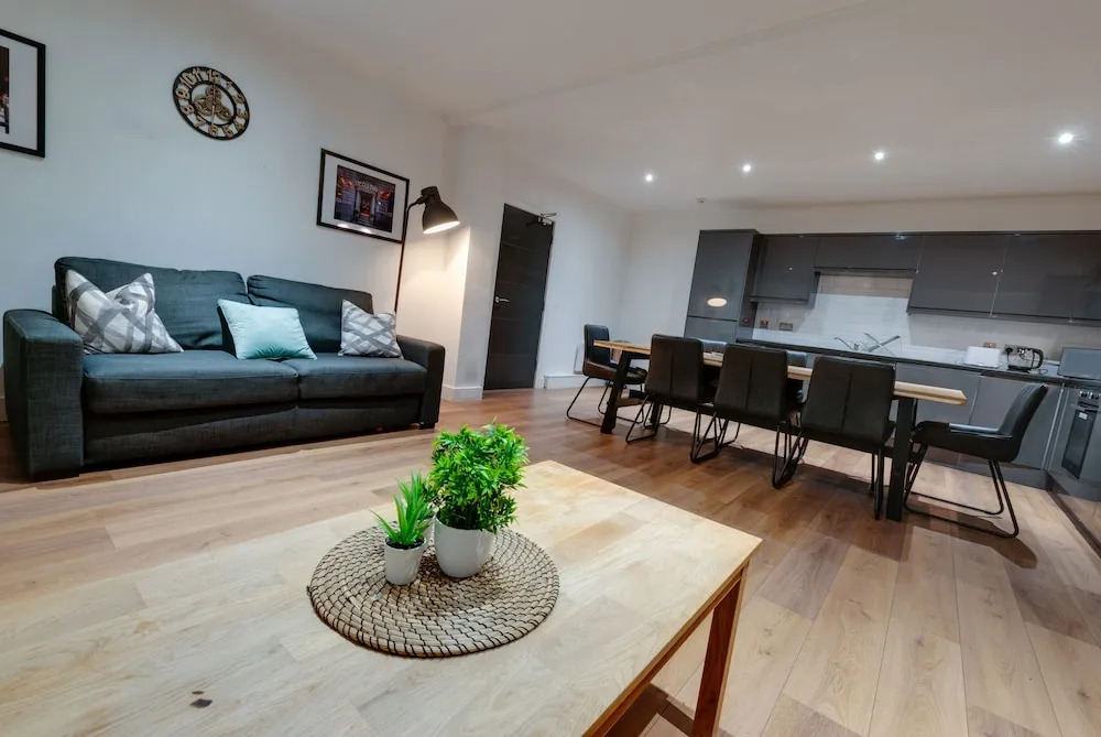 Lord Street Apartments By Happy Days