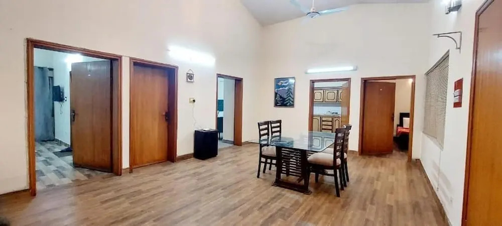 Comfort Inn Guest House F-10