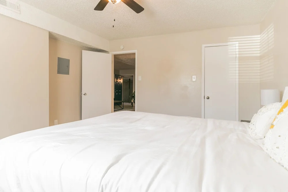 The Economy Suites of East Austin
