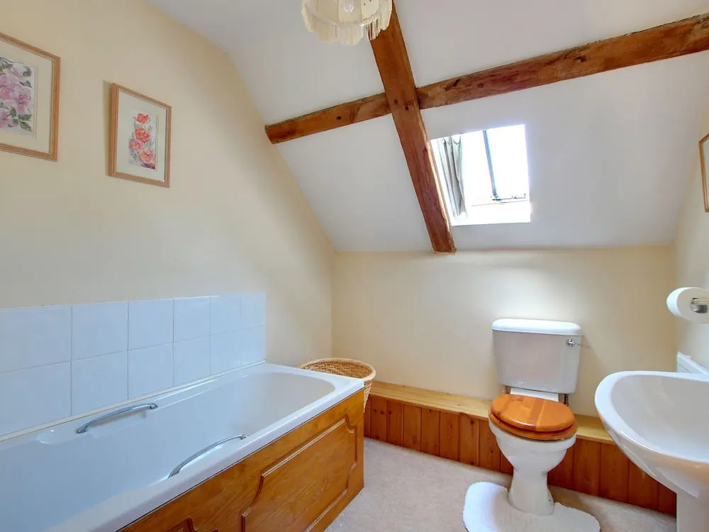 Traditional Holiday Home near Coast & Norfolk