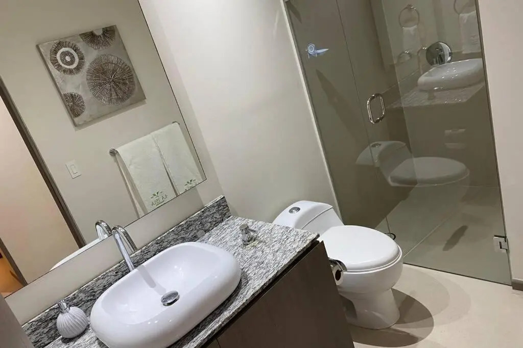 Luxurious First-Floor Apartment in Isla Residences