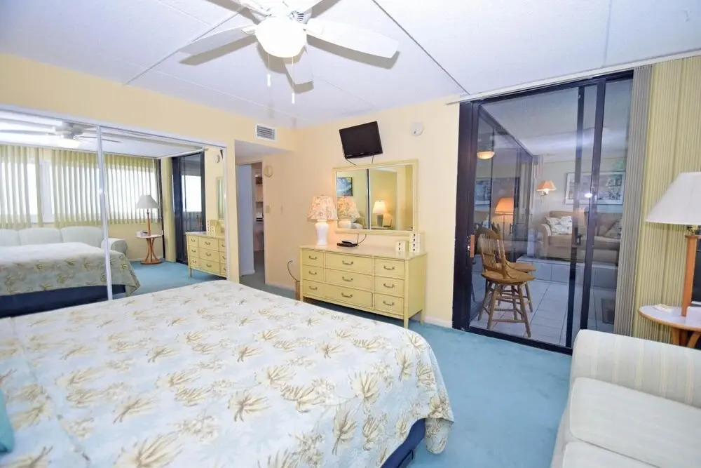 Atlantis 909 2 Bedroom Condo by RedAwning