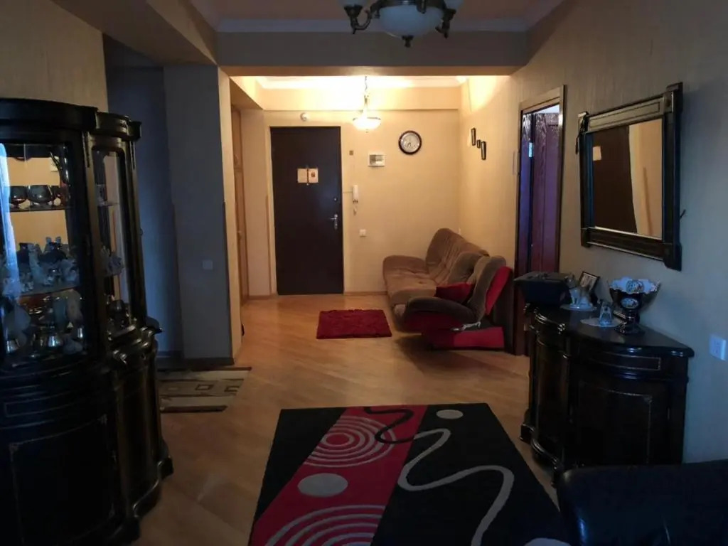 Mamardashvili 3, Apt 6