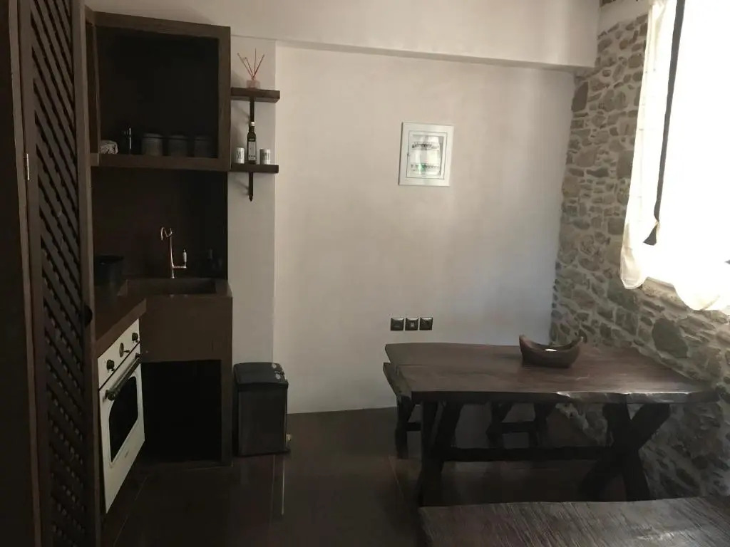 SAMOS MARIAs STONE HOUSE 1