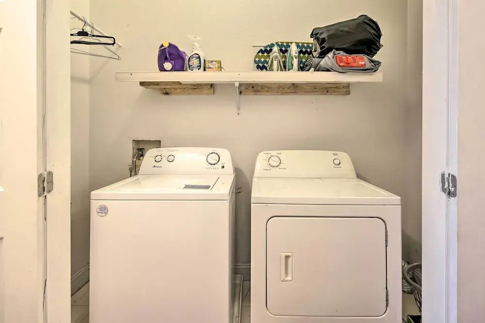 Spacious Springfield Apt < 4 Mi to Downtown!