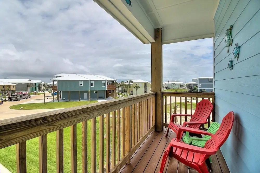 Paradise Ahoy 4 Bedroom Home by Redawning