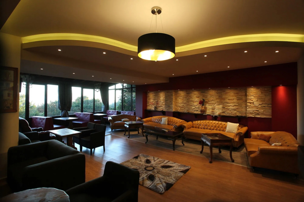 Tasia Mountain Hotel