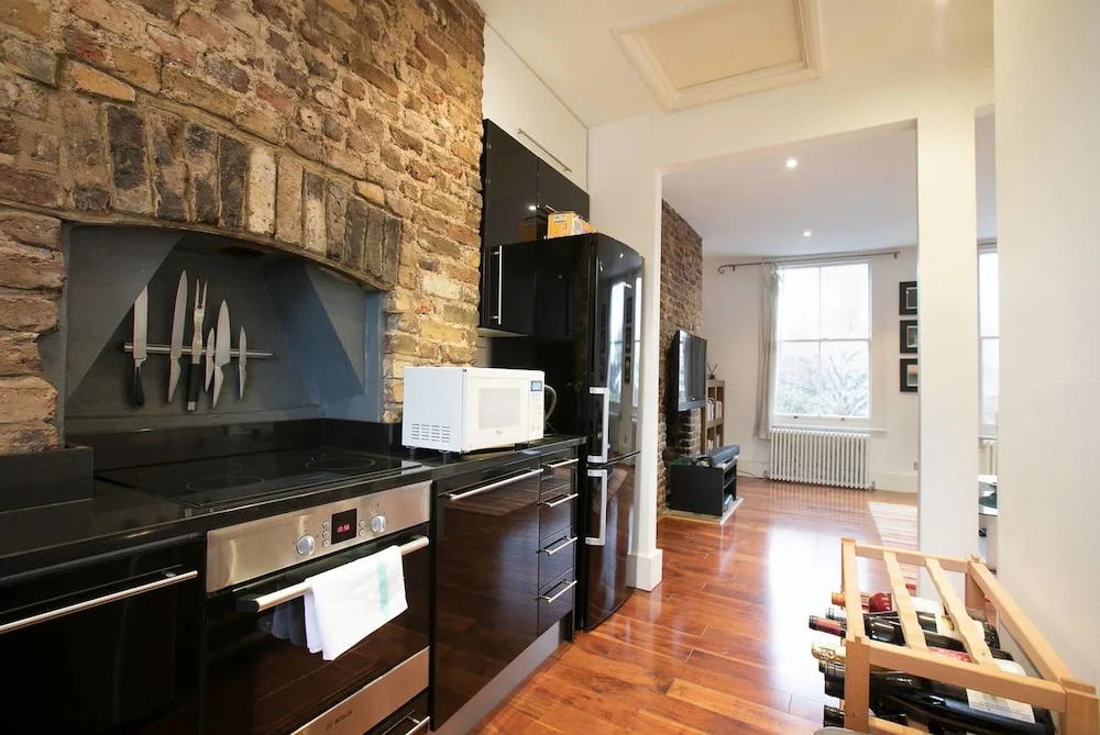 Designer 1 bed in Heart of West Kensington