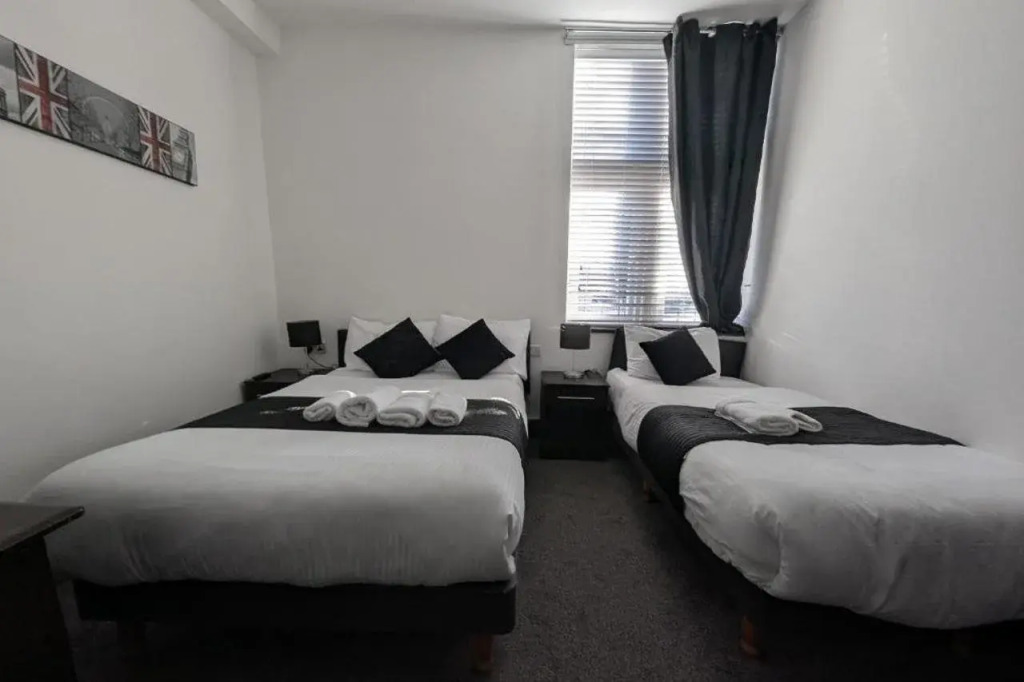 OYO Firs Lodge London Heathrow