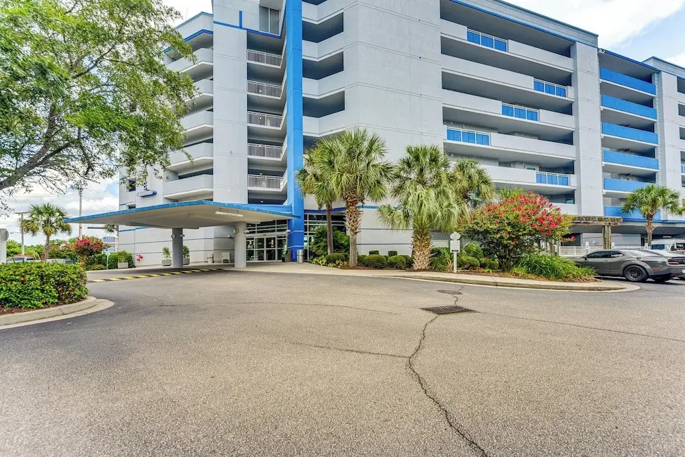 2 Mi to Ocean: Waterfront North Myrtle Beach Condo