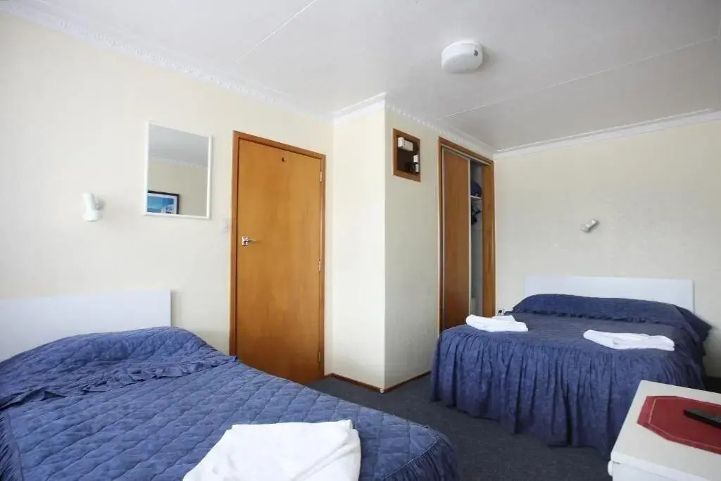 Queens Park Motels