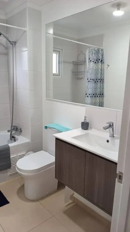 Linda Casa Familiar, Segura Y Muy Buena Ubicación