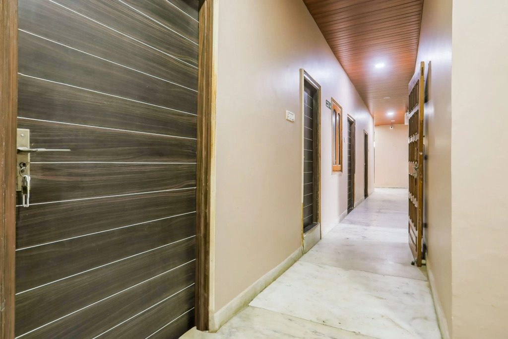 OYO Collection O Jagannath Mandir Road Formerly Paradise Residency