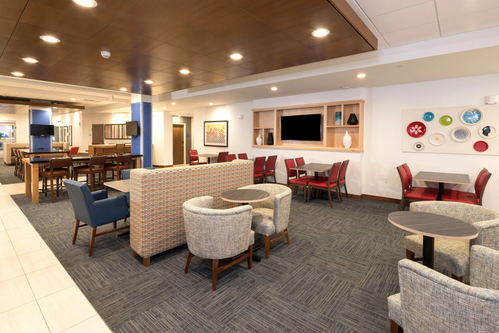 Holiday Inn Express Hotel & Suites Bay City by IHG