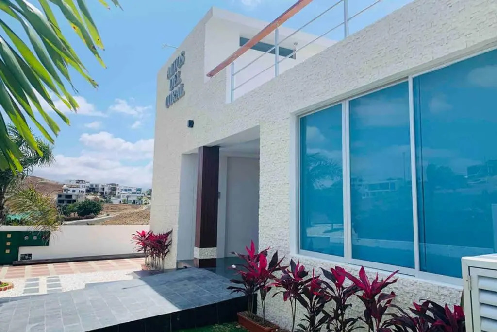 Super Duplex al mar con acceso a la playa - Club Privado en Manta