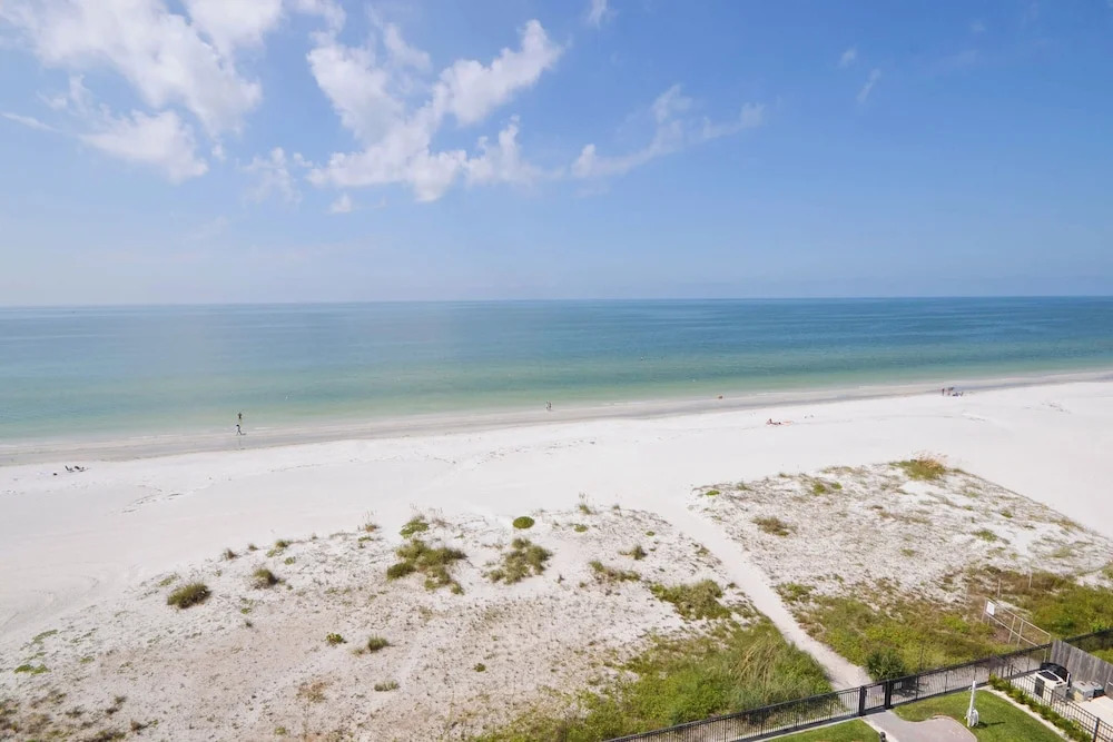 La Vistana 703 by Distinctive Beach Rentals