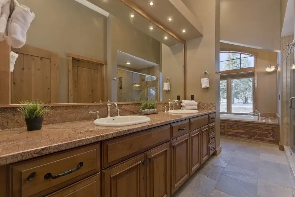 Stonegate #5 5 Bedroom Home by RedAwning