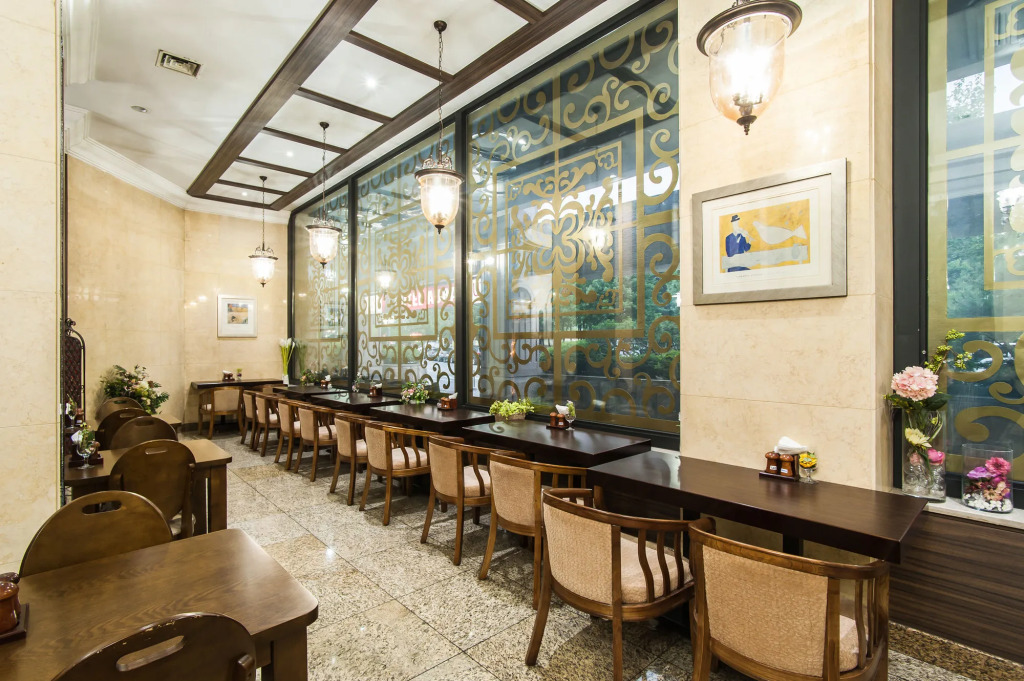 Aura Tourist Hotel