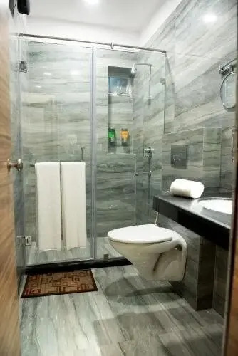 Emerald Suites