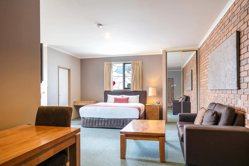 Quality Inn Colonial