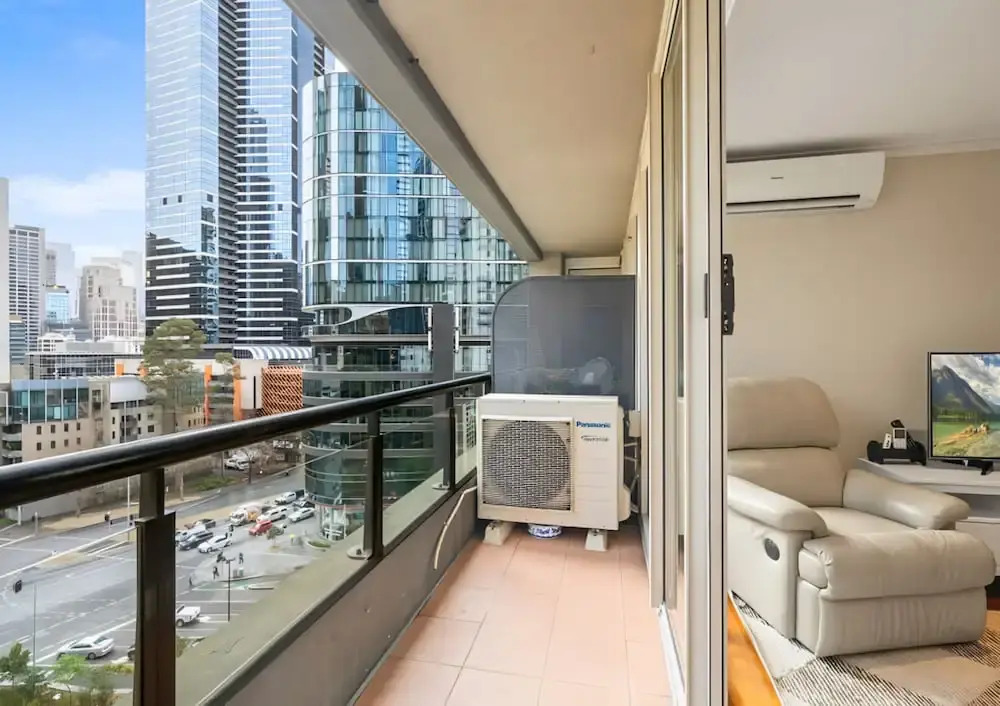 ReadySet Apartments at Southbank Condos