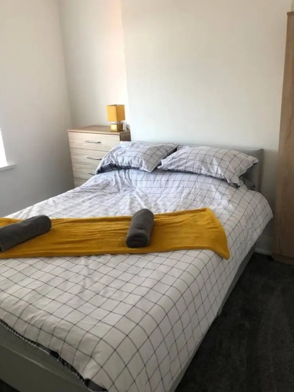2 Bed House Near Anfield Stadium