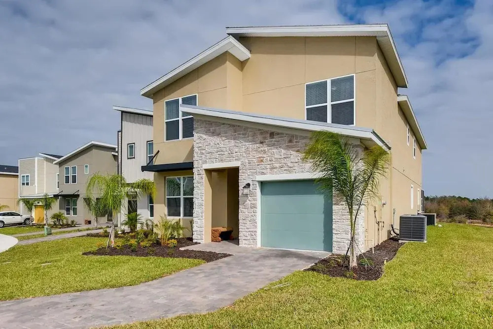8923 CC - Fabulous 5BR Single Family: Sleeps 12 - Private Pool -