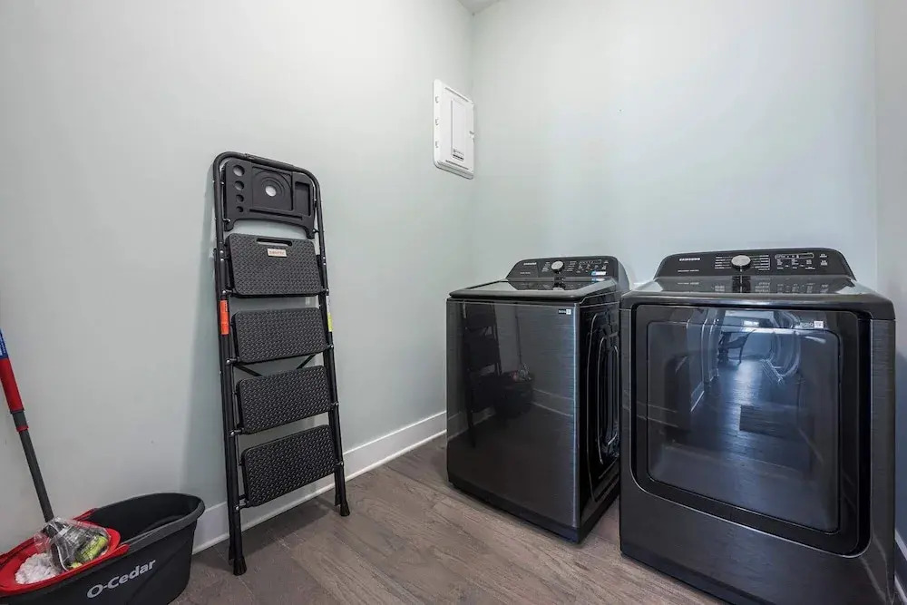 Beach to Bay 3BR Retreat - Cowboy Pool & Golf Cart
