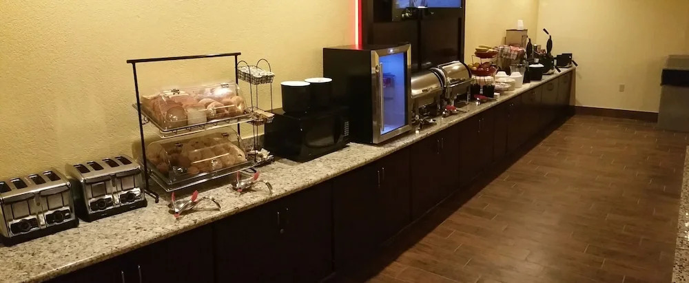 Hotel Monarchy & Suites